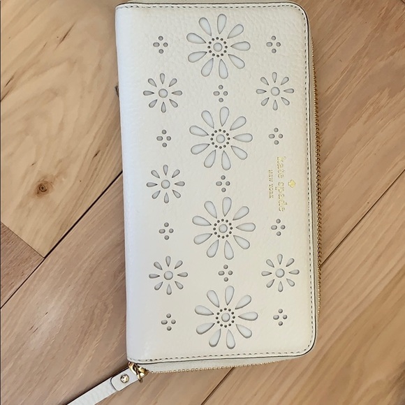 kate spade north face and vera bradley bundle. - Picture 8 of 8